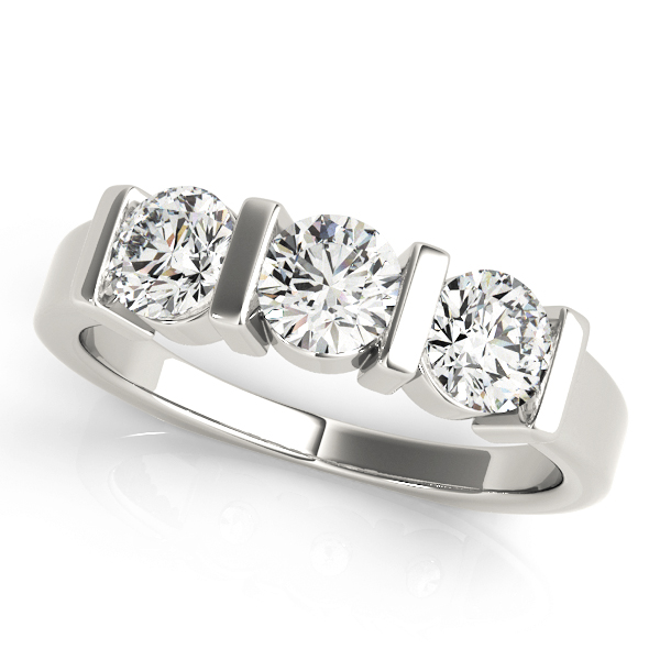 ENGAGEMENT RINGS 3 STONE ROUND