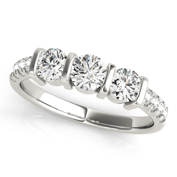 ENGAGEMENT RINGS 3 STONE ROUND